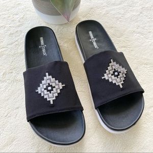 Womens leather slippers tan color sandals ladies slippers indian sandals flats